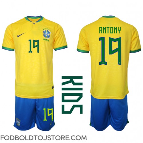 Brasilien Antony #19 Hjemmebanesæt Børn VM 2022 Kortærmet (+ Korte bukser)